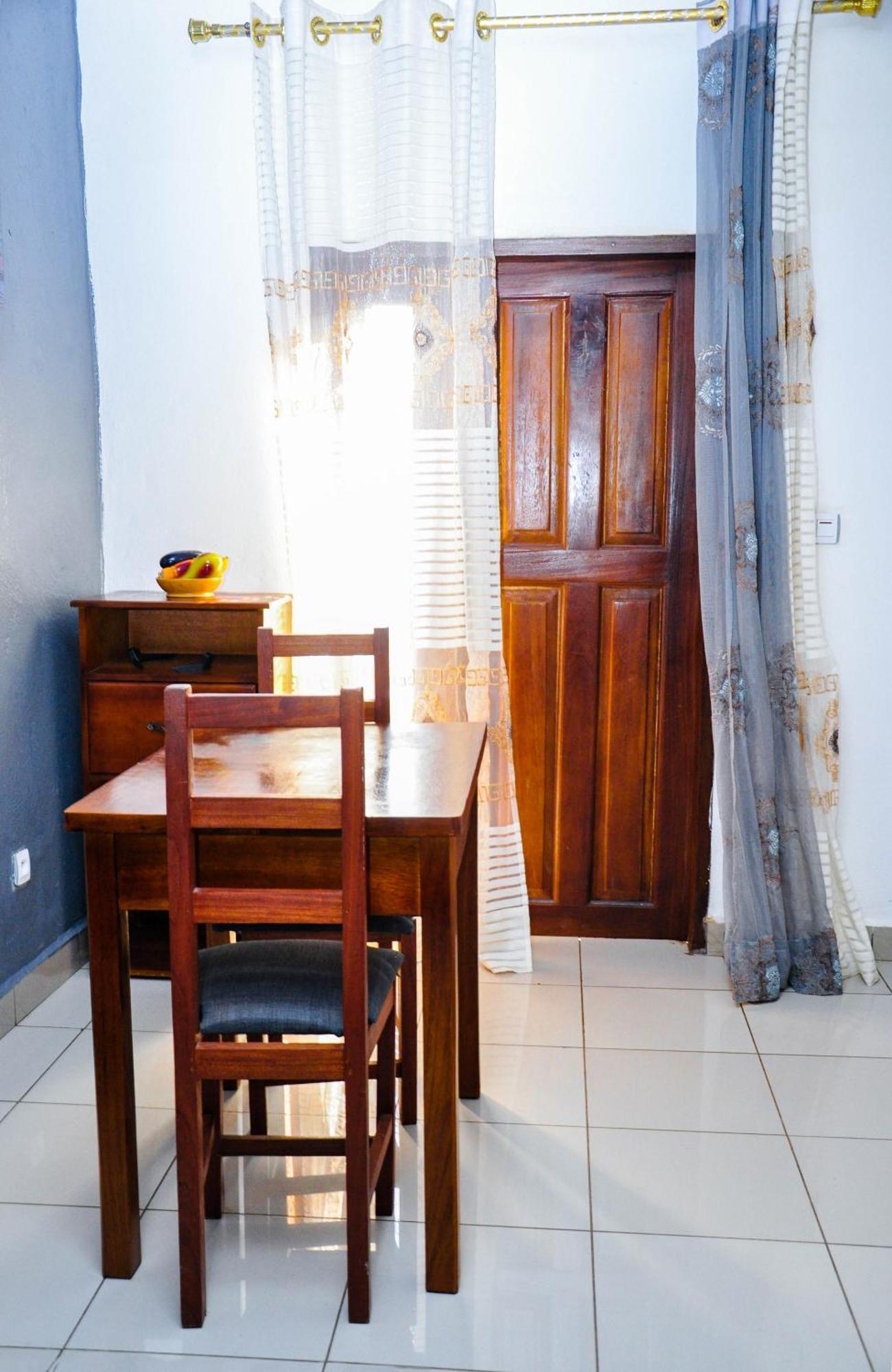 Les Logis De Nouvelle Route Bastos Apartment Yaoundé Exterior foto